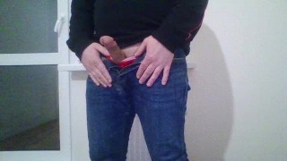 Gorący chłopak w niebieskich Skinny Jeans wanking His DICK (16cm)/ Cum Load