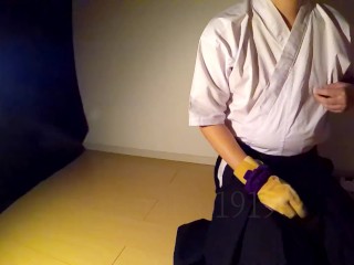 Se Masturber En Uniforme Kyudo (japonais De Tir à L’arc) et Gant / éjaculation Sur Tabi