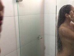 Video I take a shower with my boyfriend's sister and I seduce her while we are alone