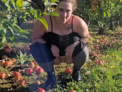 Apple Pissing - Screenshot 5 of 16 - Public Amateur