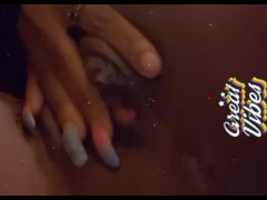 Pretty wet 💦 pu$$y 👅