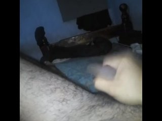Me masturbe en el cuarto de mi hermana 