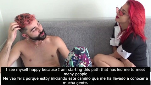 21 - Chico italiano se folla al entrevistador en la ducha durante el casting