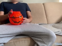 Video Halloween prank on my stepsister!