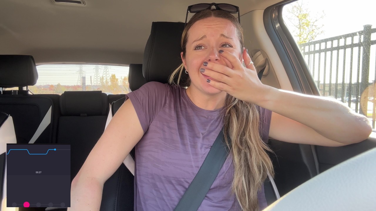 Секс оның киімін жыртып алып, оны сұрамай-ақ сиқты