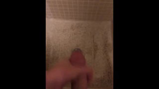 Amateur cumshot in douche - Grote lul