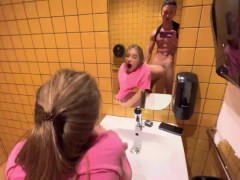 Поки Ждали Замовлення в Кафе Зважилися на Перепіхон🤫  - Bunny Rabbits 😈