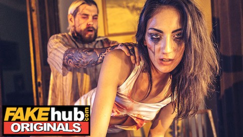 Fakehub Originals - Fake Horror Movie gaat verkeerd wanneer echte moordenaar de kleedkamer van steractrice binnenkomt