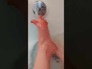 feet, 60fps, bubbles, bath