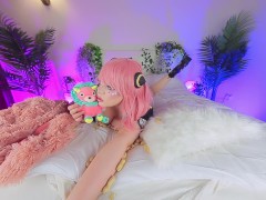 ANYA LOVES PEANUTS ( Anya Forger Cosplay ) - Screenshot 7 of 16 - Anya