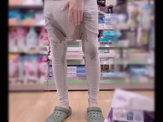 Pee Overflows from a Big Diaper while Shopping and Masturbates with that Diaper