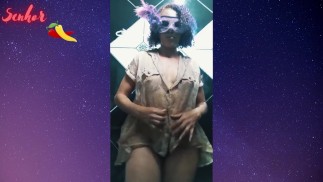 Senhora Pimenta makes a delicious video with a giant vibrator and ends up squirting.