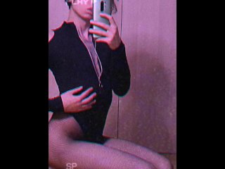 Femboy try to be a model 