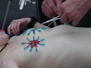 DSC15-3-2) Parte 2: Petite Spinner Karlee Paige's first Needle Play with Colored String