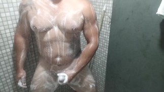 What a 😋😋😍 nice shower
