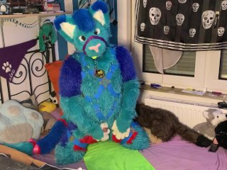 Aèko teasing, pawing and cumming