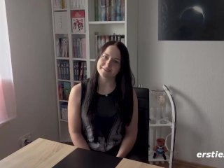 Ersties: Hotel Rezeptionistin Emma treibt es im Zimmer