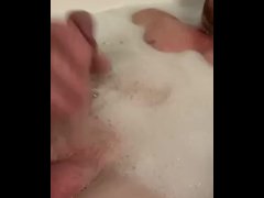 Bathtub jerki - Screenshot 10 of 16 - Bathtub Masturbation