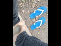 my feets free in a public park