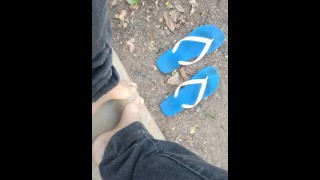my feets free in a public park