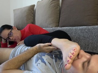 Hot Stepmom Anna gives Blowjob and Footjob for Stepson