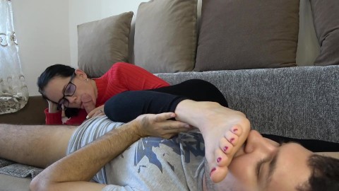 Hot stepmom Anna gives blowjob and footjob for stepson