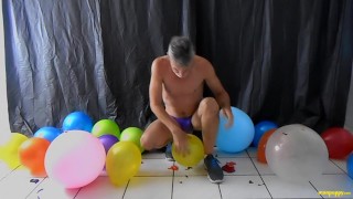 Ballon gebruik met geile homo DILF Richard Lennox