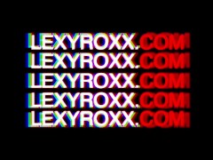 Video Vom Personaltrainer gefickt und auf seinen harten Schwanz gesquirtet ! Lexy Roxx