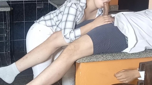 عنتيل مصري ينطر لتر لبن 💦 على وج جوزتو وهي عم تمص لو زبو🍆 Sex Blowjob égyptien 🇪🇬