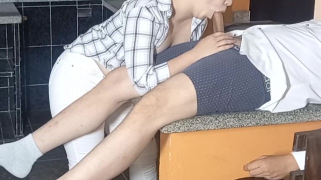 عنتيل مصري ينطر لتر لبن 💦 على وج جوزتو وهي عم تمص لو زبو🍆 Sex Blowjob égyptien 🇪🇬