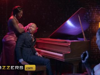 Brazzers - Kira Noir & Ebony Mystique Play Naughty Girls With Pianist Ricky Johnson Before The Show screenshot number 1