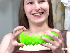 Ersties: Die Biologin Nadine ist mit ihrem Spielzeug völlig autark