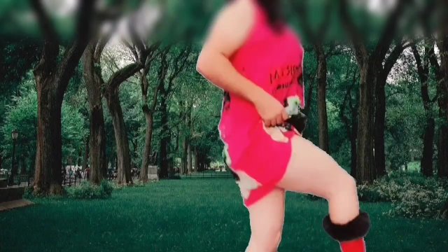 Short dress in the public jumping, boys lie in wait