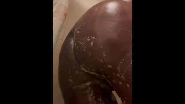 ChocolateBunny становится кристально чистым перед тем, как его трахнули
