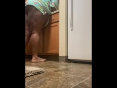 Video He wouldn’t let me fry the chicken without getting dick