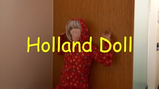 104 Holland Doll - Duke eet zijn kerstcadeaus
