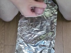 アルミホイルに射精 - Screenshot 1 of 16 - Penis