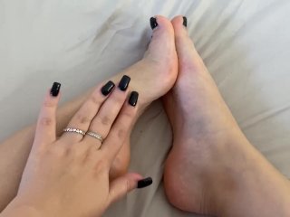 butt, big boobs, feet, solo female