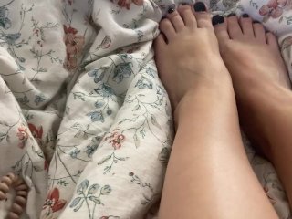 Start this morning right with my feet and fresh pussy