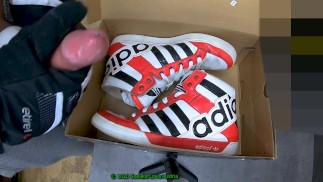 2 Cumshots on worn Adidas Hardcourt Big logo