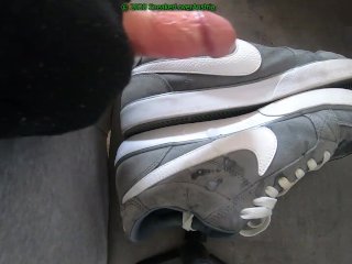 8 Cumshots on Nike Mrtyr (short version)