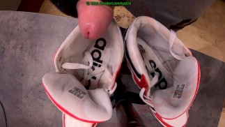 Cumming Adidas hardcourt Big Logo red-white (slowmotion)