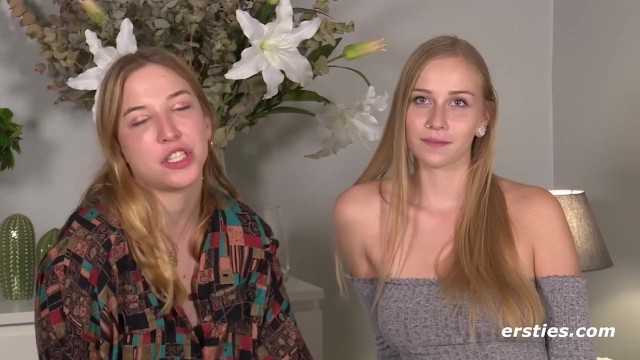 Ersties: Zwei hübsche bayerische Mädchen haben heißen Spaß in Berlin