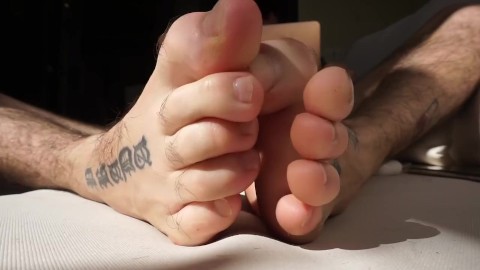 HUGE FEET BIG TOES MOSTER COCK & BALLS - SNIFF & WORSHIP 