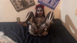Catrina touching her hot pussy