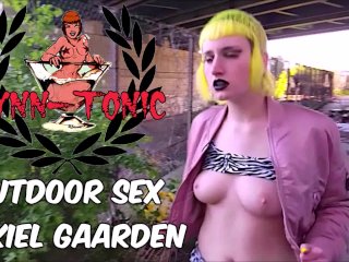 handjob, public blowjob, dyed hair, outdoor sex