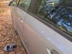 Video Exhib en foret je baise avec ma voiture la boule d'attelage et le levier de vitesse, squirt et anal