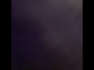 Cachonda colombiana se desnuda en el jacuzzi