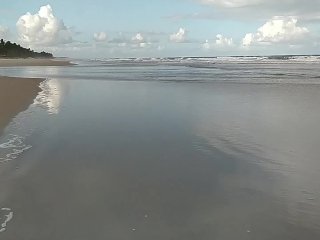 Compilado tirando a roupa na praia