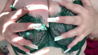 Meine Titten werden alles aushalten